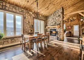 Waterfront Chalet in Mont-Tremblant area