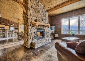 Waterfront Chalet in Mont-Tremblant area